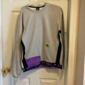 Nike long sleeve men’s sweatshirt Size M